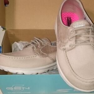 Tan and white skechers women's Boat Shoes brand new with box 8.5w